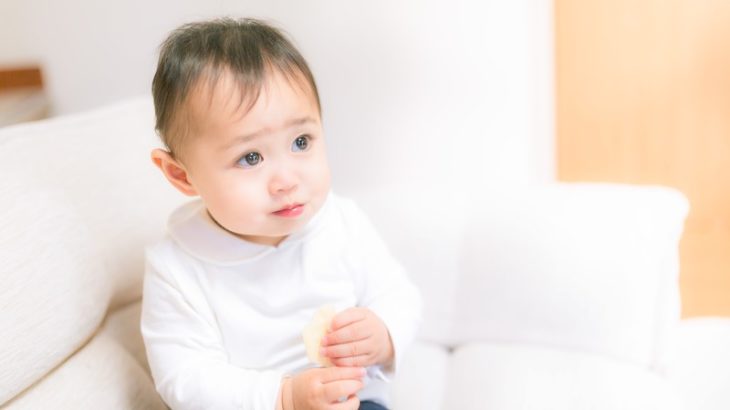 ２か月～１歳３か月ごろの悩みごとTOP3！体の発達や体調、離乳食離れについて解説